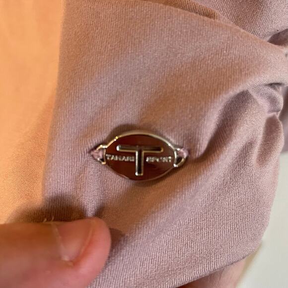 Athletic Top Long Sleeve Crewneck By Tahari SportIn Purple, Size 2XL - Picture 9 of 10